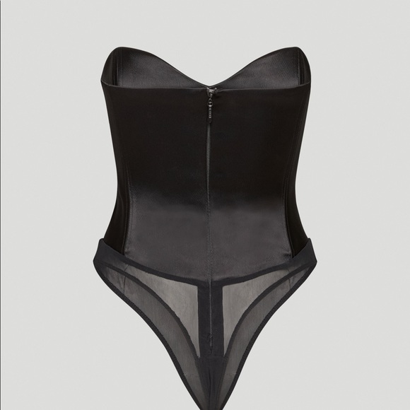 *SOLD* Babaton Blaze Bodysuit in black - Picture 5 of 5
